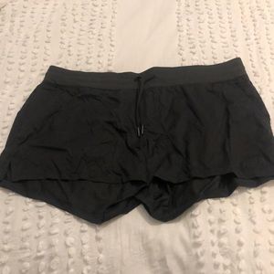 NORTH FACE SHORTS